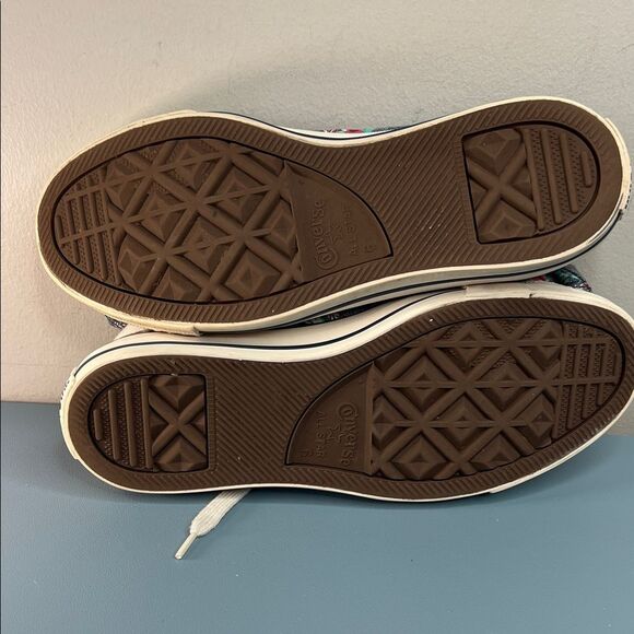 Converse Floral High-Tops in Blue and White Floral W8 - Picture 6 of 7